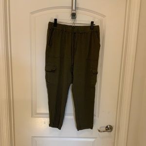 Soft Joie Cropped Cargo Pants Size S